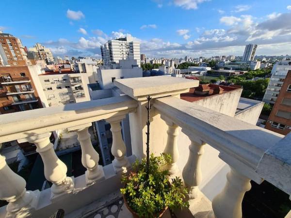 - Balcón blanco con vistas a la ciudad en Deluxe Apartment in excellent location en Buenos Aires