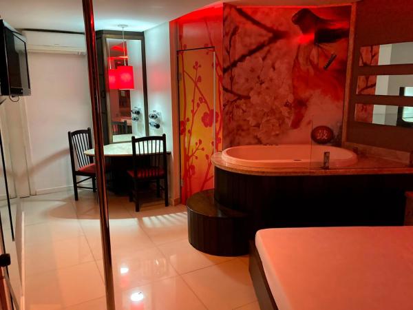 Un baño de Taikô Motel by Drops