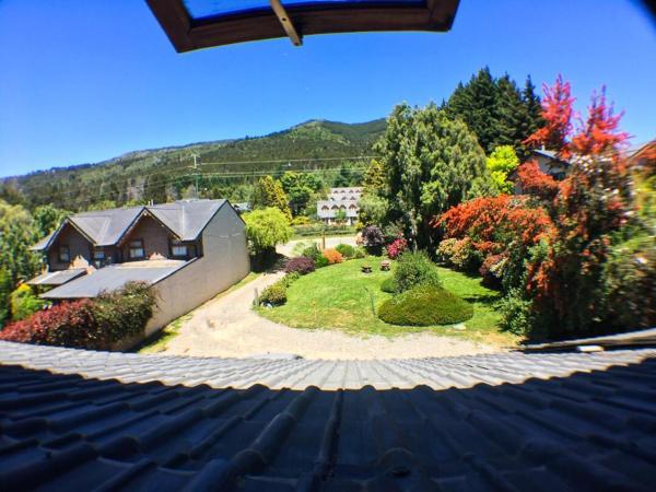una vista desde el techo de una casa en Bungalows Luz del sur en San Carlos de Bariloche