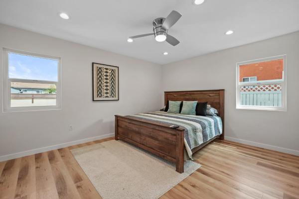 Cama o camas de una habitación en Completely renovated home Los Ángeles Border, Inglewood, California