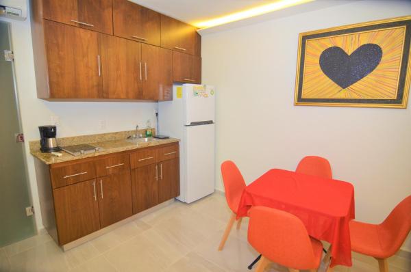 Una cocina o zona de cocina en Carmen Sol Rentals