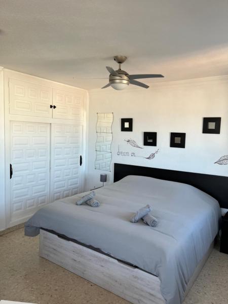 Cama o camas de una habitación en Palm Beach 7th - La Carihuela