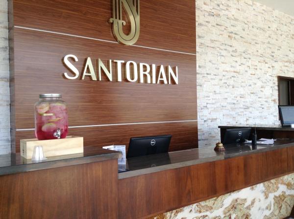 El vestíbulo o zona de recepción de Hotel Santorian