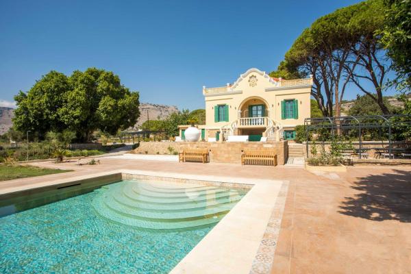 Villa Luna Piena AKA Pink Floyd Villa