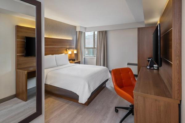 Holiday Inn Express Toronto Downtown