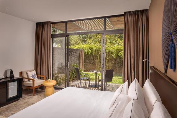 The Level Two Bedrooms with Terrace and Lounge benefits