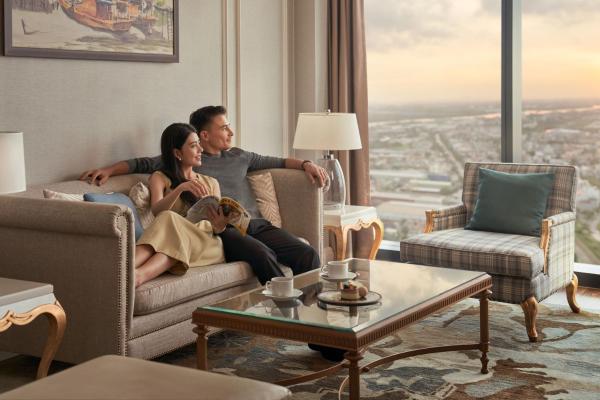 Executive King Suite with Skyline View