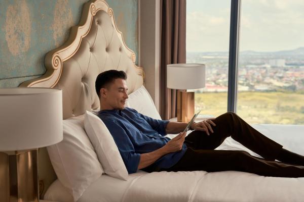 Executive King Suite with Skyline View