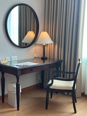 Club Executive Room
