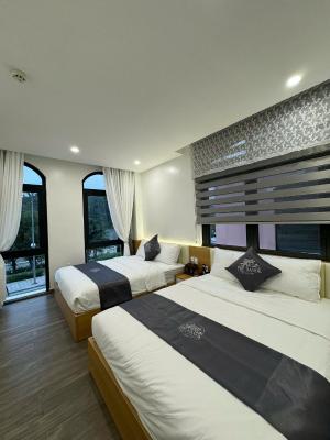 Queen Room