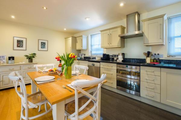 Seascape accommodation image