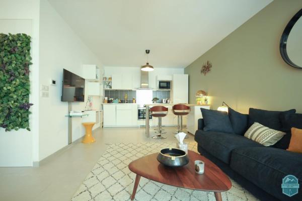 L'Interprète 405 4 - Apartment with terrace accommodation image