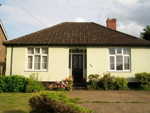 Beech Tree Cottage with free parking accommodation image