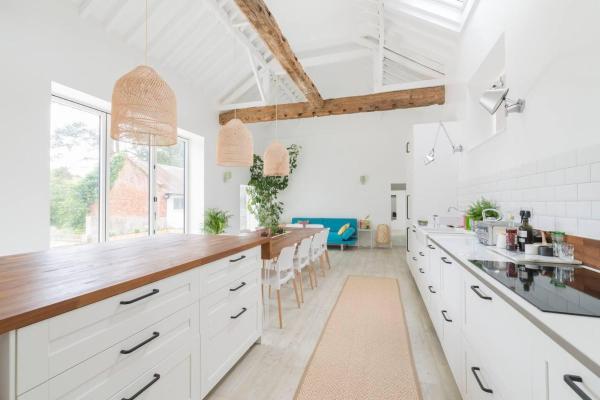 Simple Coastal Luxury near Southwold sleeps 10 accommodation image