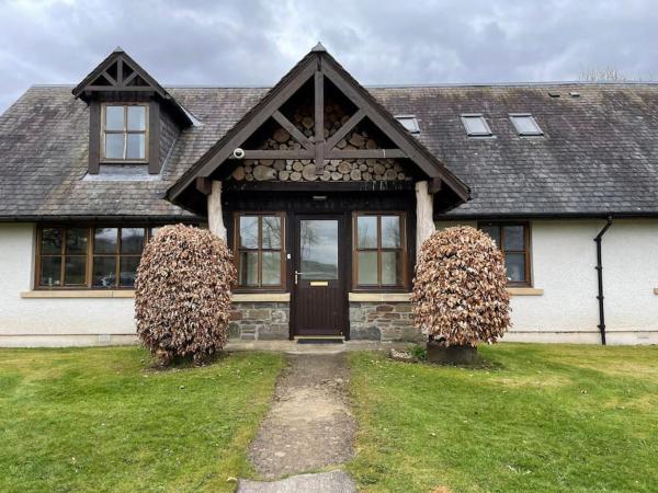Holly Tree Lodge with Sauna near Glenshee accommodation image