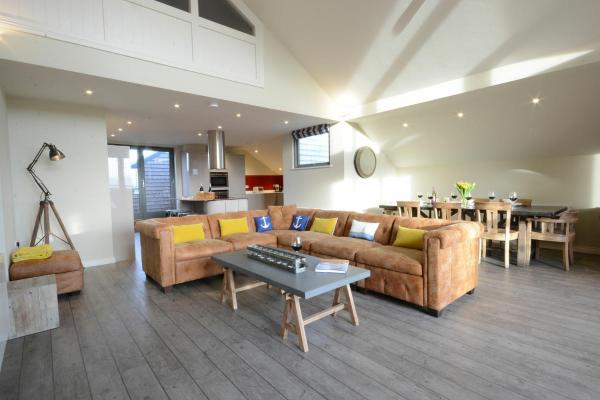 King George Penthouse accommodation image