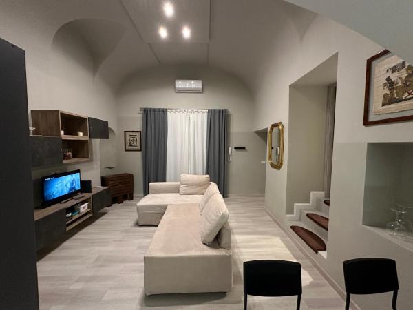 "3 min from Dante" Appartamento in palazzo storico accommodation image