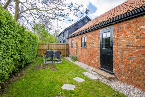 East Wing at Champaignes Toft, Mendlesham accommodation image