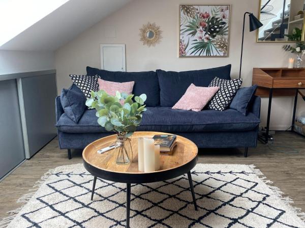 Stylish & Cosy Mezzanine in Historical Old Town