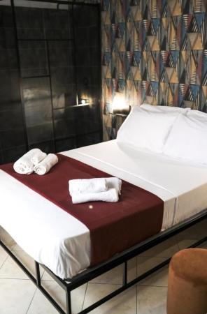 Peppe triple rooms Napoli centro accommodation image