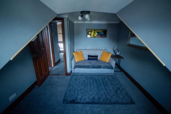 Sea View Top Floor Apartment accommodation image