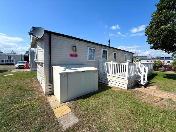 6 Berth Caravan With Decking At Suffolk Sands Holiday Park Ref 45040G accommodation image