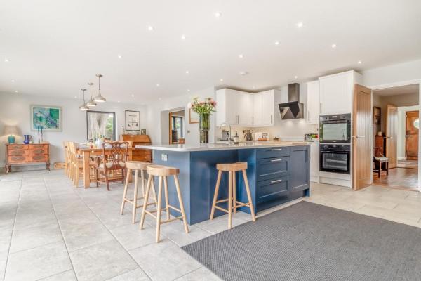 5 Bed in Walberswick oc-hlodg2 accommodation image