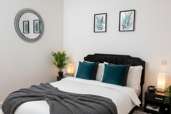 The Falcon's Nest - Stylish Central Apartment accommodation image