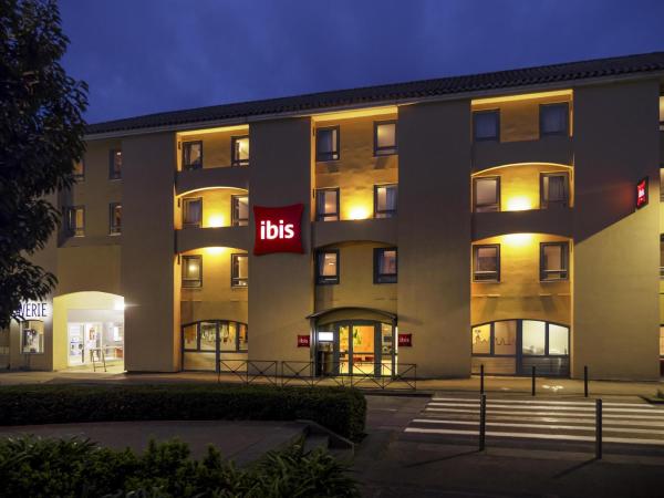 ibis Carcassonne Centre - La Cité accommodation image