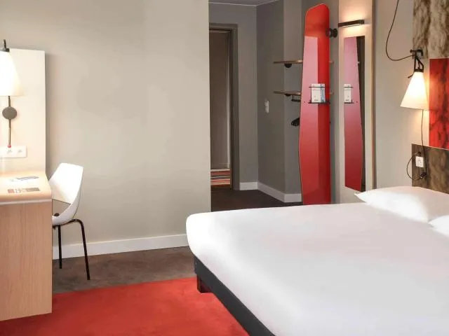  Ibis Wavre Brussels East - picture  : Bed,Photo of the whole room,On site,Room 