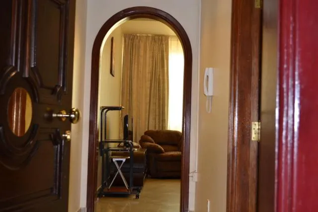  Abu Dhabi Plaza Hotel Apartments - picture  : Seating area,Decorative detail 