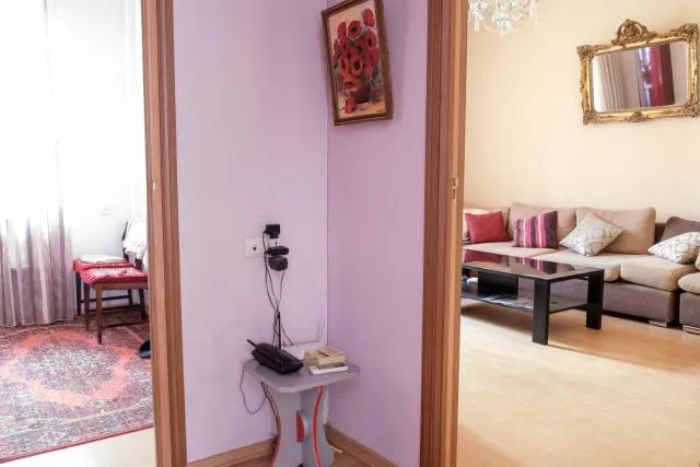  Apartment on Hanrapetutyan Street - picture  : Seating area,TV/entertainment centre,Bed,Photo of the whole room,Decorative detail,Room 