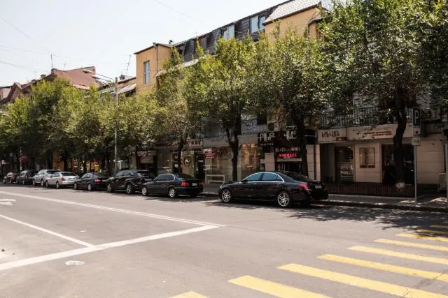 Apartment on Hanrapetutyan Street - picture  : Facade/entrance,Property building,Street view,Property 