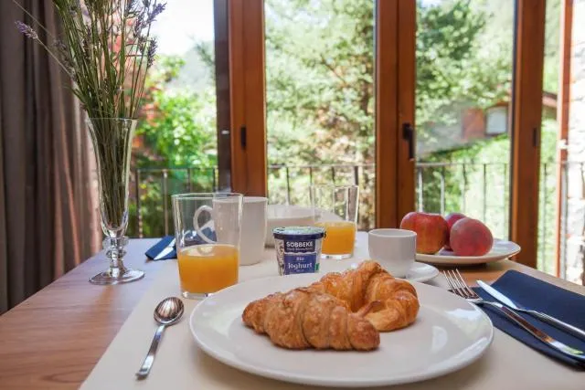  B&B La Lluna - picture  : Food and drinks,Property 