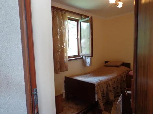  Anush`s B&B - picture  : Bed 