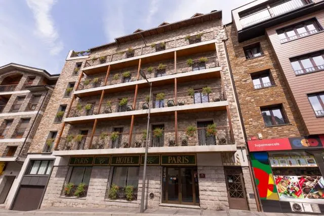  Hotel Paris - picture  : Property building,Property building,Property 