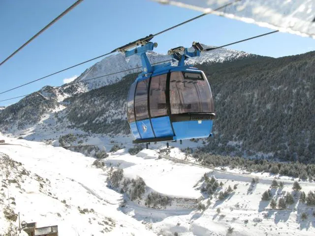  Hotel Paris - picture  : Shower,Property building,Skiing,Property 