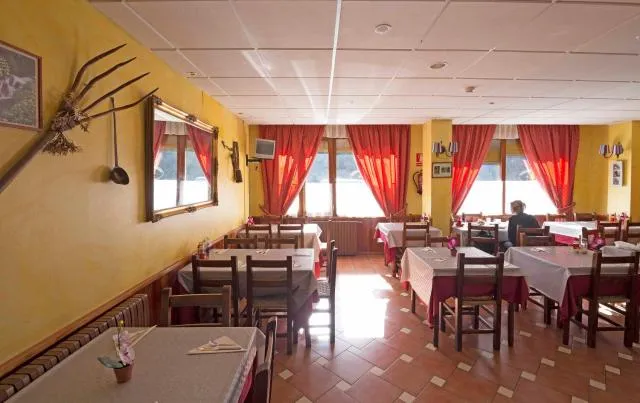  Hotel Antic - picture  : Toilet,Restaurant/places to eat,Property 