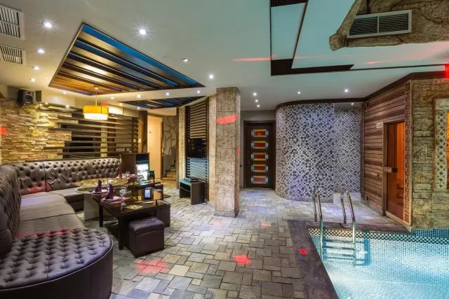  Green Palace Hotel - photo  : Point de repère à proximité,Zone assise,Piscine,Propriété 