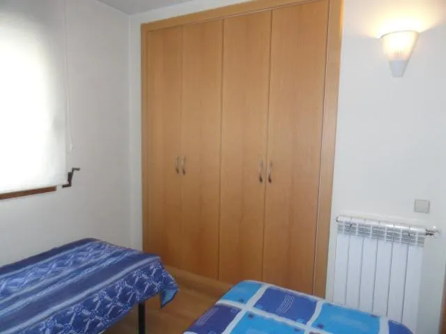  Sol Tarter - picture  : TV/entertainment centre,Bed,Photo of the whole room,Bedroom,Property,Room 