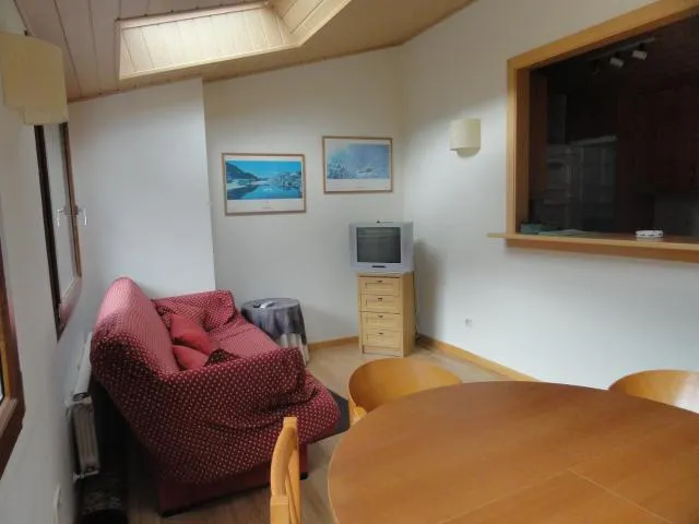  Sol Tarter - picture  : Seating area,TV/entertainment centre,Living room,Dining area,Property 