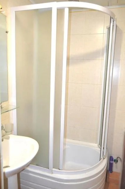  Stay Inn Apartments at Nalbandyan 50 street - picture  : Bathroom 