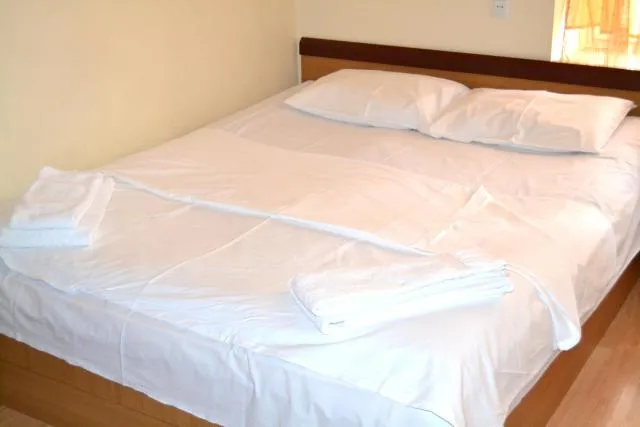  Stay Inn Apartments at Nalbandyan 50 street - picture  : Bed 