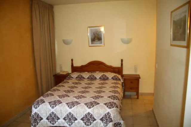  Hotel Sucara - picture  : Bed,Bedroom,Property 
