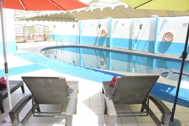  Spark Residence Hotel - picture  : Swimming pool,Property 