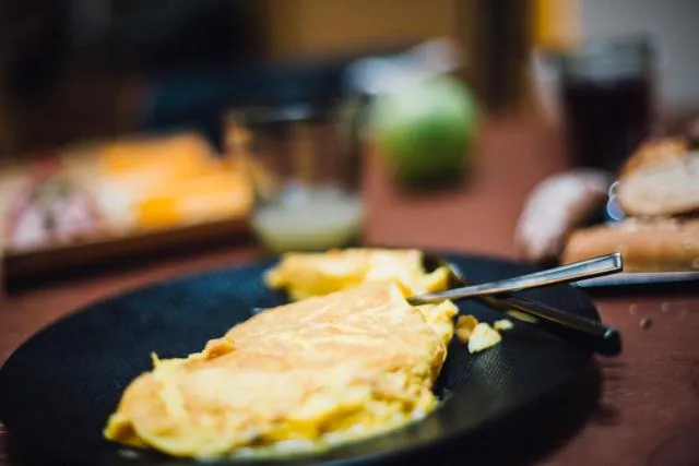  Hotel Marignan Champs-Elysées - photo  : petit déjeuner américain,Propriété 