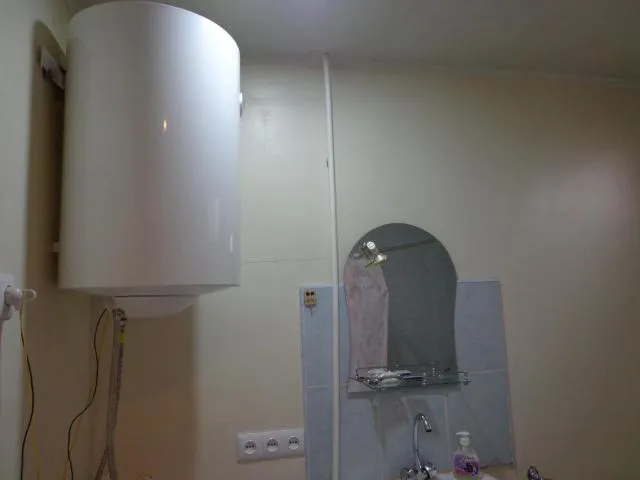  Anush`s B&B - picture  : Bathroom,TV/entertainment centre 