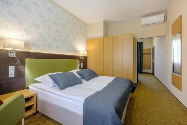  Hotel Reytan - photo  : Lit,Photo de toute la pièce,Chambre à coucher,Propriété,Chambre 