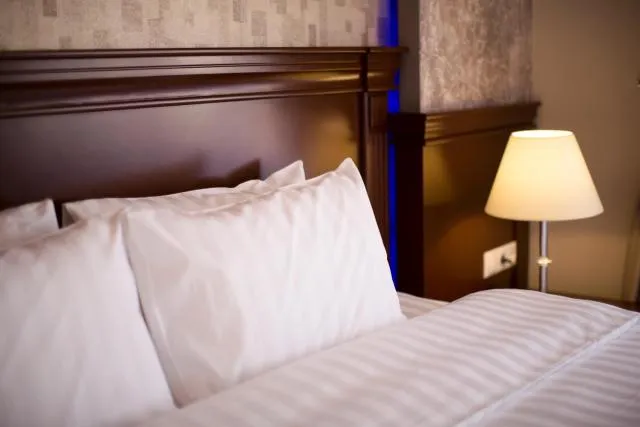  Central Hotel Yerevan - picture  : TV/entertainment centre,Bed,Bed,Room 