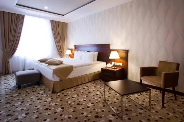  Central Hotel Yerevan - picture  : Bed,Bed,Room 